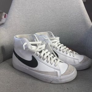 Nike blazers mid’77
